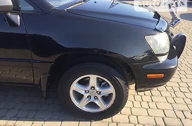 Внедорожник / Кроссовер Lexus RX 1999 в Черновцах