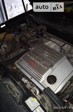 Внедорожник / Кроссовер Lexus RX 2002 в Монастырище