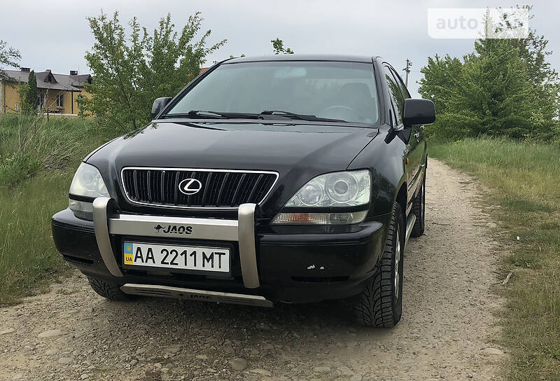 Внедорожник / Кроссовер Lexus RX 2001 в Стрые