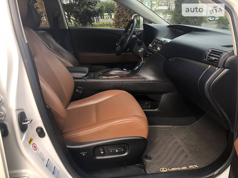 Седан Lexus RX 2015 в Виннице