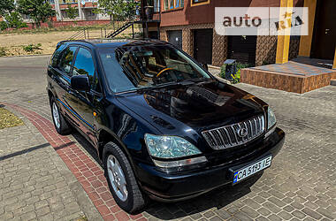 Универсал Lexus RX 2002 в Вараше