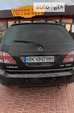 Внедорожник / Кроссовер Lexus RX 1999 в Заречном
