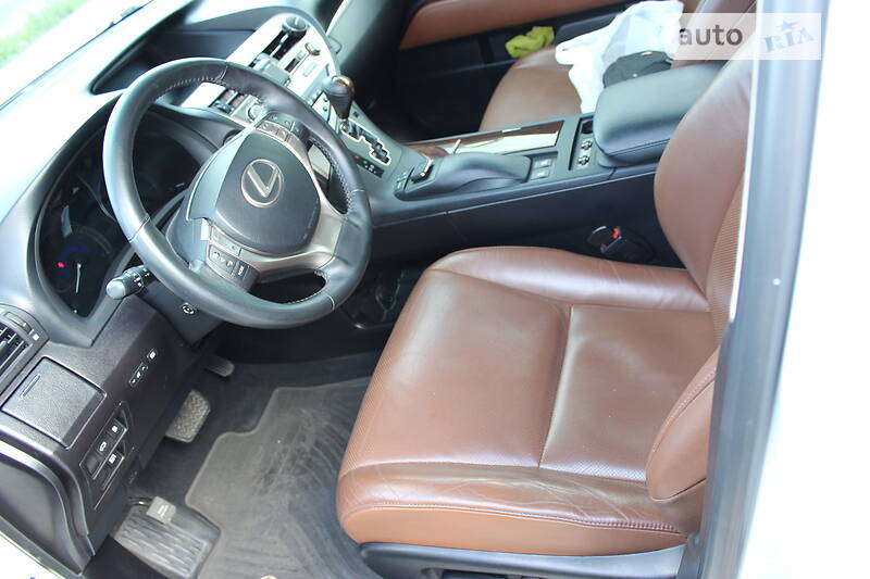 Седан Lexus RX 2015 в Виннице