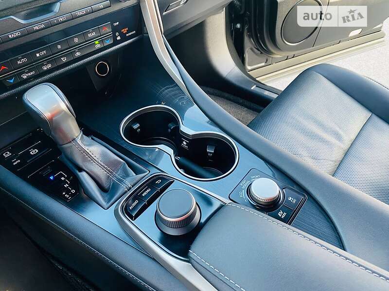 Внедорожник / Кроссовер Lexus RX 2018 в Киеве