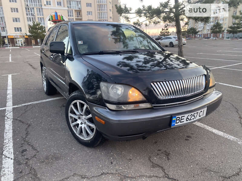 Внедорожник / Кроссовер Lexus RX 2000 в Николаеве