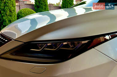 Внедорожник / Кроссовер Lexus RX 2021 в 