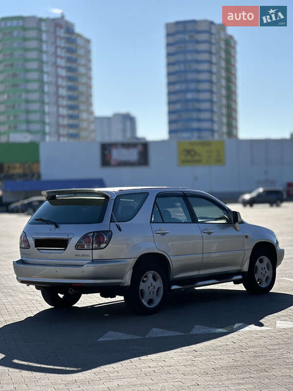 Внедорожник / Кроссовер Lexus RX 2002 в Одессе