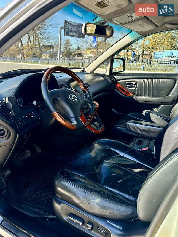 Внедорожник / Кроссовер Lexus RX 2002 в Одессе