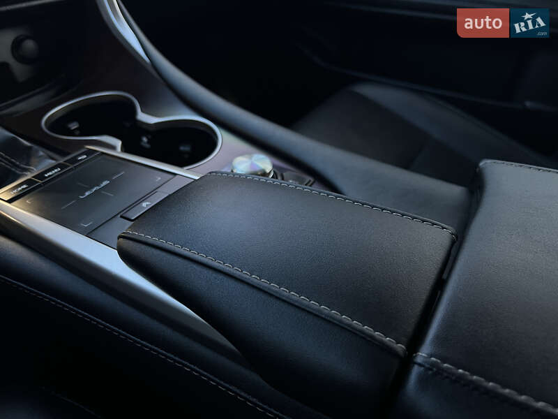 Позашляховик / Кросовер Lexus RX 2020 в Києві