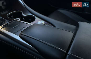 Внедорожник / Кроссовер Lexus RX 2020 в 