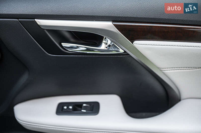 Внедорожник / Кроссовер Lexus RX 2018 в Одессе фото 23 Внедорожник / Кроссовер Lexus RX 2018 в Одессе