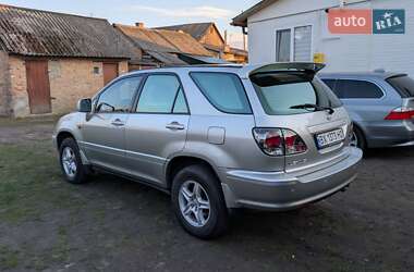 Внедорожник / Кроссовер Lexus RX 2000 в 