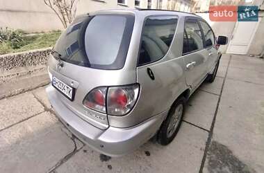 Внедорожник / Кроссовер Lexus RX 2000 в 
