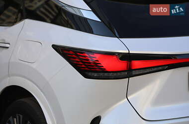 Внедорожник / Кроссовер Lexus RX 2023 в 