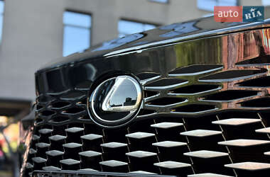 Позашляховик / Кросовер Lexus RX 2024 в 
