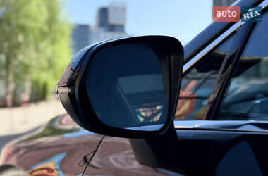Позашляховик / Кросовер Lexus RX 2024 в 
