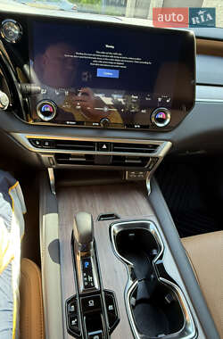 Внедорожник / Кроссовер Lexus RX 2024 в 