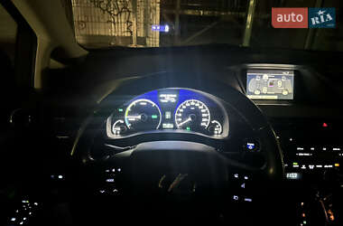 Позашляховик / Кросовер Lexus RX 2010 в 