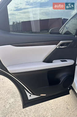 Позашляховик / Кросовер Lexus RX 2022 в 