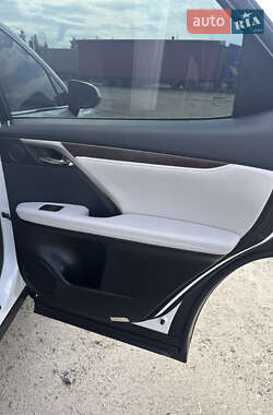 Позашляховик / Кросовер Lexus RX 2022 в 