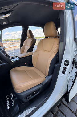 Внедорожник / Кроссовер Lexus RX 2023 в 