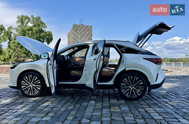 Внедорожник / Кроссовер Lexus RX 2023 в 