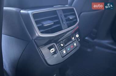 Позашляховик / Кросовер Lexus RX 2023 в 