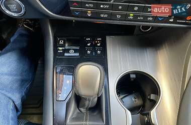 Позашляховик / Кросовер Lexus RX 2016 в 