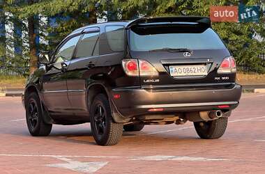 Внедорожник / Кроссовер Lexus RX 2001 в 
