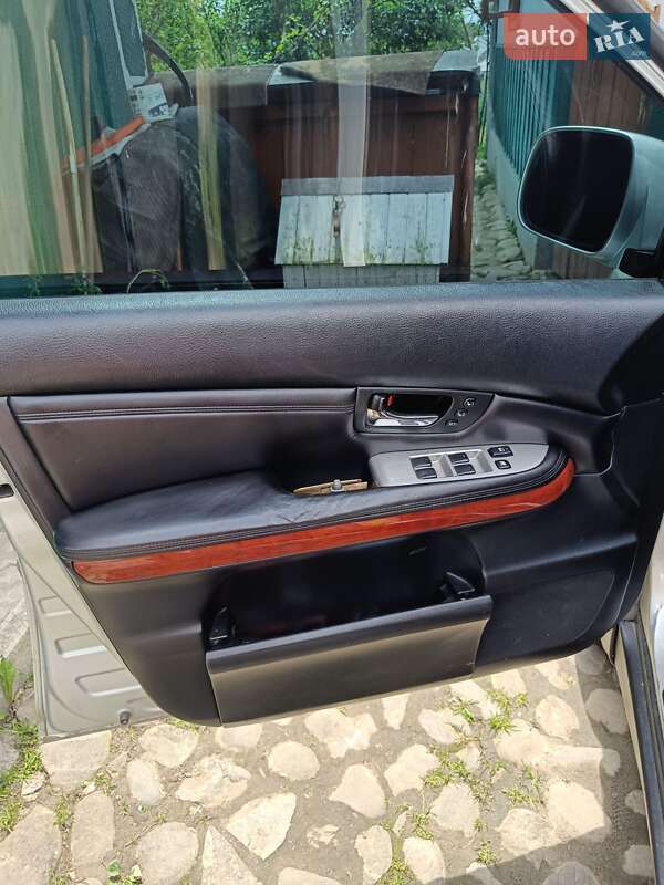 Позашляховик / Кросовер Lexus RX 2005 в Косові