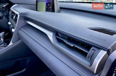 Внедорожник / Кроссовер Lexus RX 2019 в 