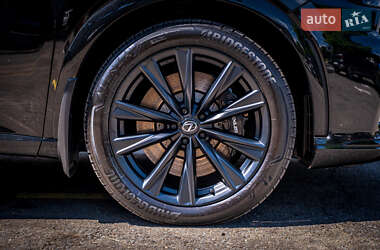Внедорожник / Кроссовер Lexus RX 2022 в 