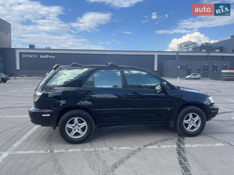 Внедорожник / Кроссовер Lexus RX 2000 в Киеве