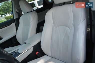 Внедорожник / Кроссовер Lexus RX 2021 в 