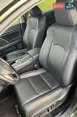 Внедорожник / Кроссовер Lexus RX 2020 в 