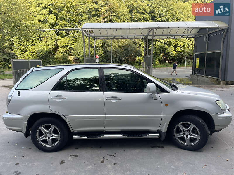 Внедорожник / Кроссовер Lexus RX 2002 в Киеве