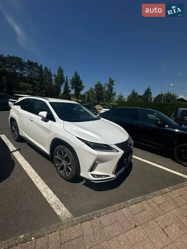 Lexus RX 2021