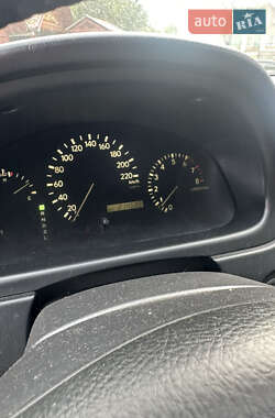 Внедорожник / Кроссовер Lexus RX 2001 в 