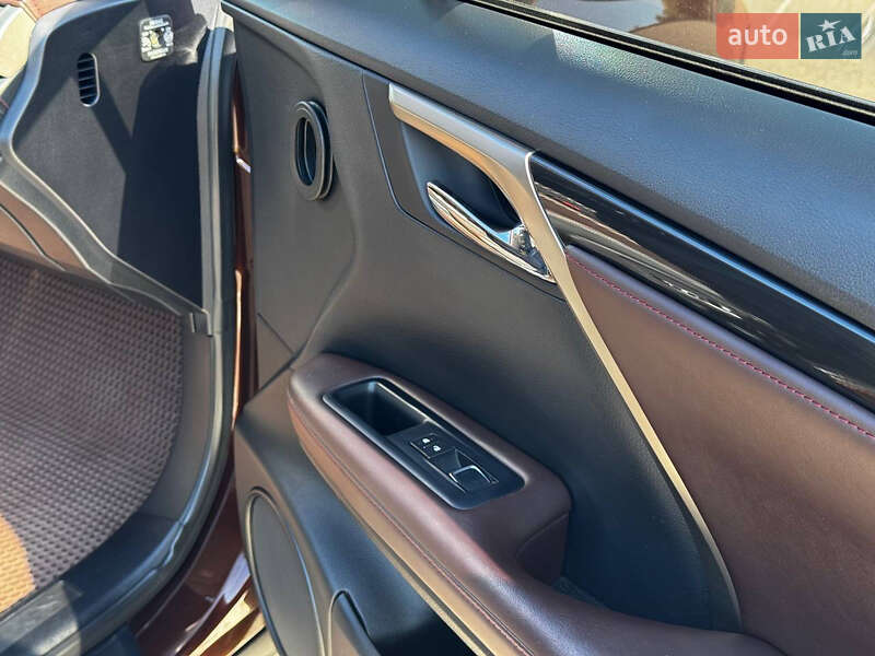 Внедорожник / Кроссовер Lexus RX 2016 в Киеве фото 31 Внедорожник / Кроссовер Lexus RX 2016 в Киеве