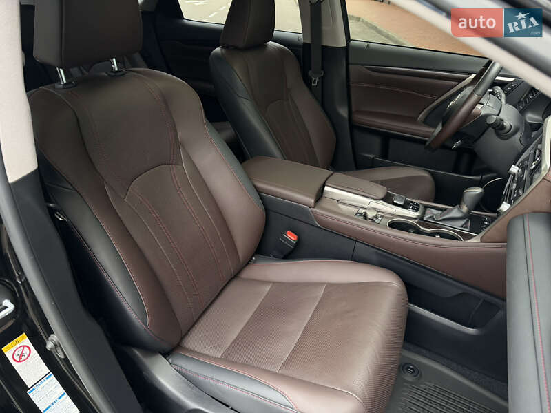Позашляховик / Кросовер Lexus RX 2019 в Києві