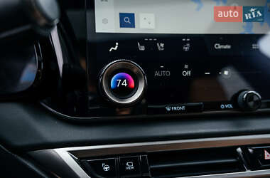 Внедорожник / Кроссовер Lexus RX 2024 в 