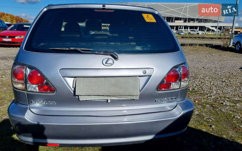 Внедорожник / Кроссовер Lexus RX 2001 в Львове