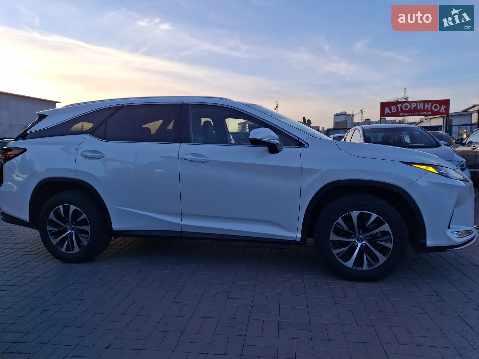 2020 Lexus RX - мініатюра 3