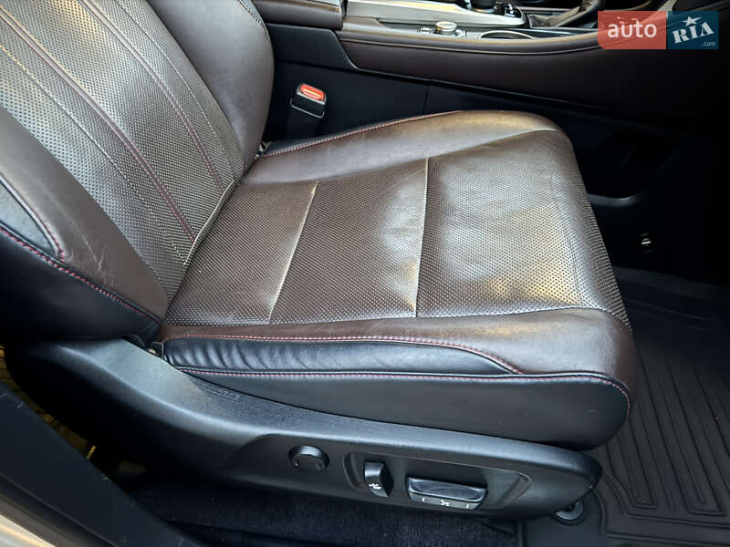 Позашляховик / Кросовер Lexus RX 2016 в Києві