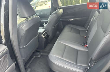 Внедорожник / Кроссовер Lexus RX 2023 в Вишневом