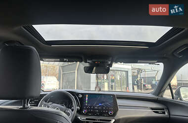 Внедорожник / Кроссовер Lexus RX 2023 в Вишневом