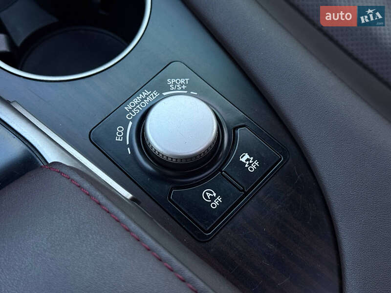 Позашляховик / Кросовер Lexus RX 2017 в Києві