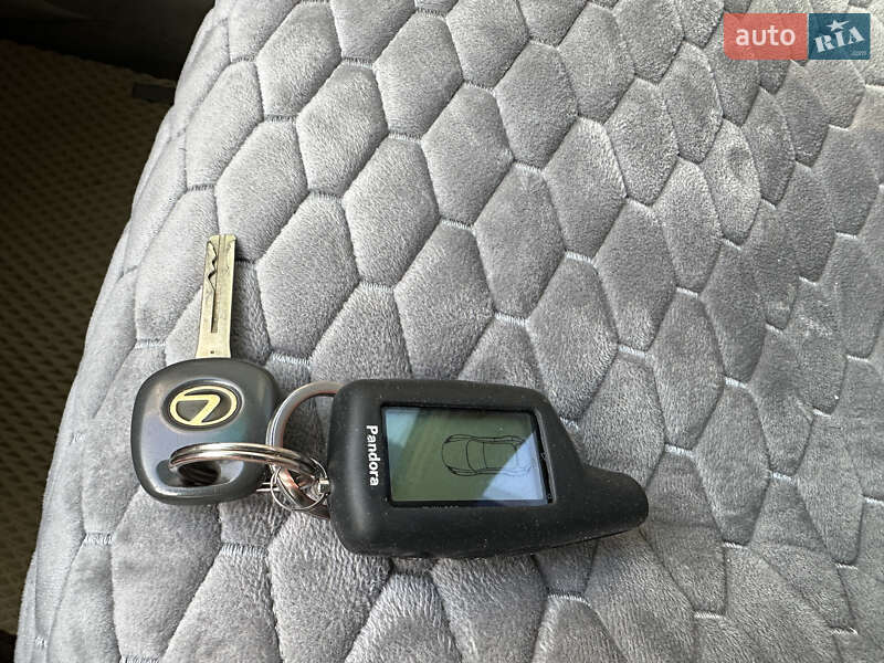 Внедорожник / Кроссовер Lexus RX 2006 в Киеве