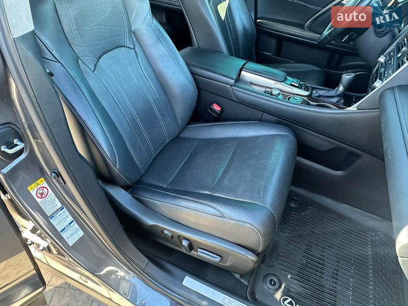 Позашляховик / Кросовер Lexus RX 2018 в Києві