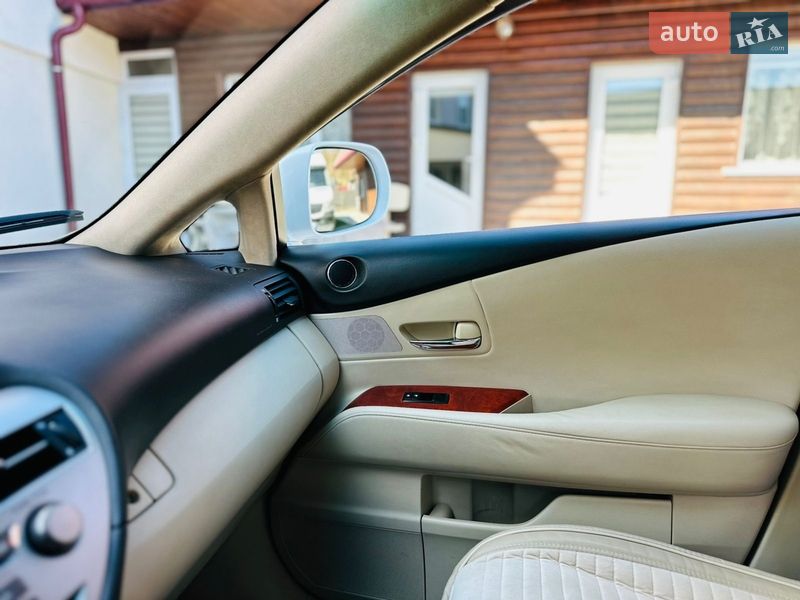 Внедорожник / Кроссовер Lexus RX 2010 в Солотвине
